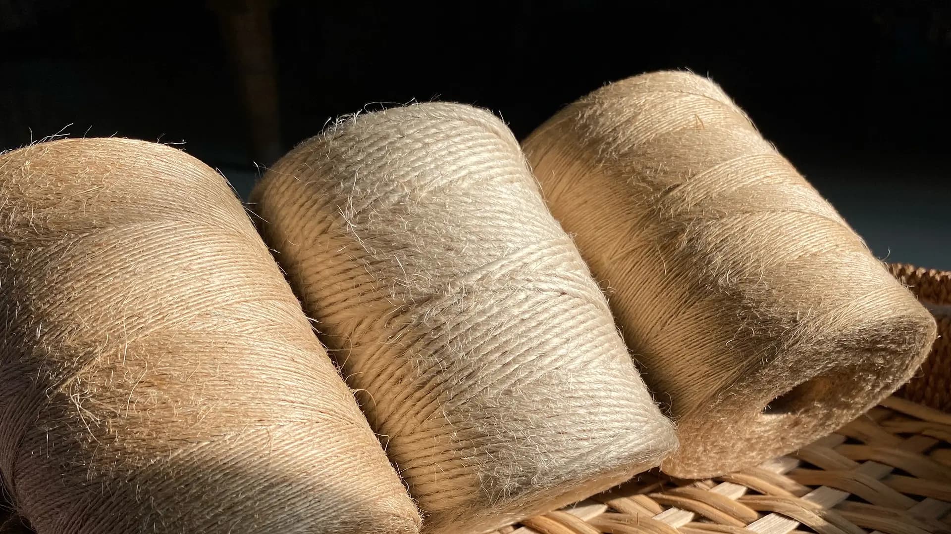 Eco-friendly Jute Yarn, Jute bag & Jute goods